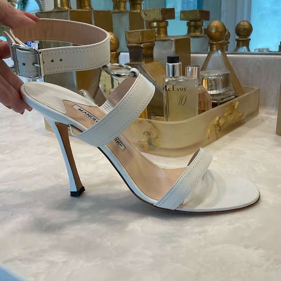 Manolo Blahnik Heeled Sandals, Ankle Strap with Buckle, White Leather, Size 8/39 - Picture 6 of 13